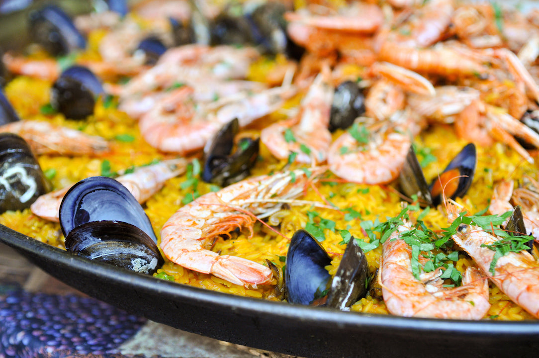 Shop Traditional Paella Kit with Cookbook Online