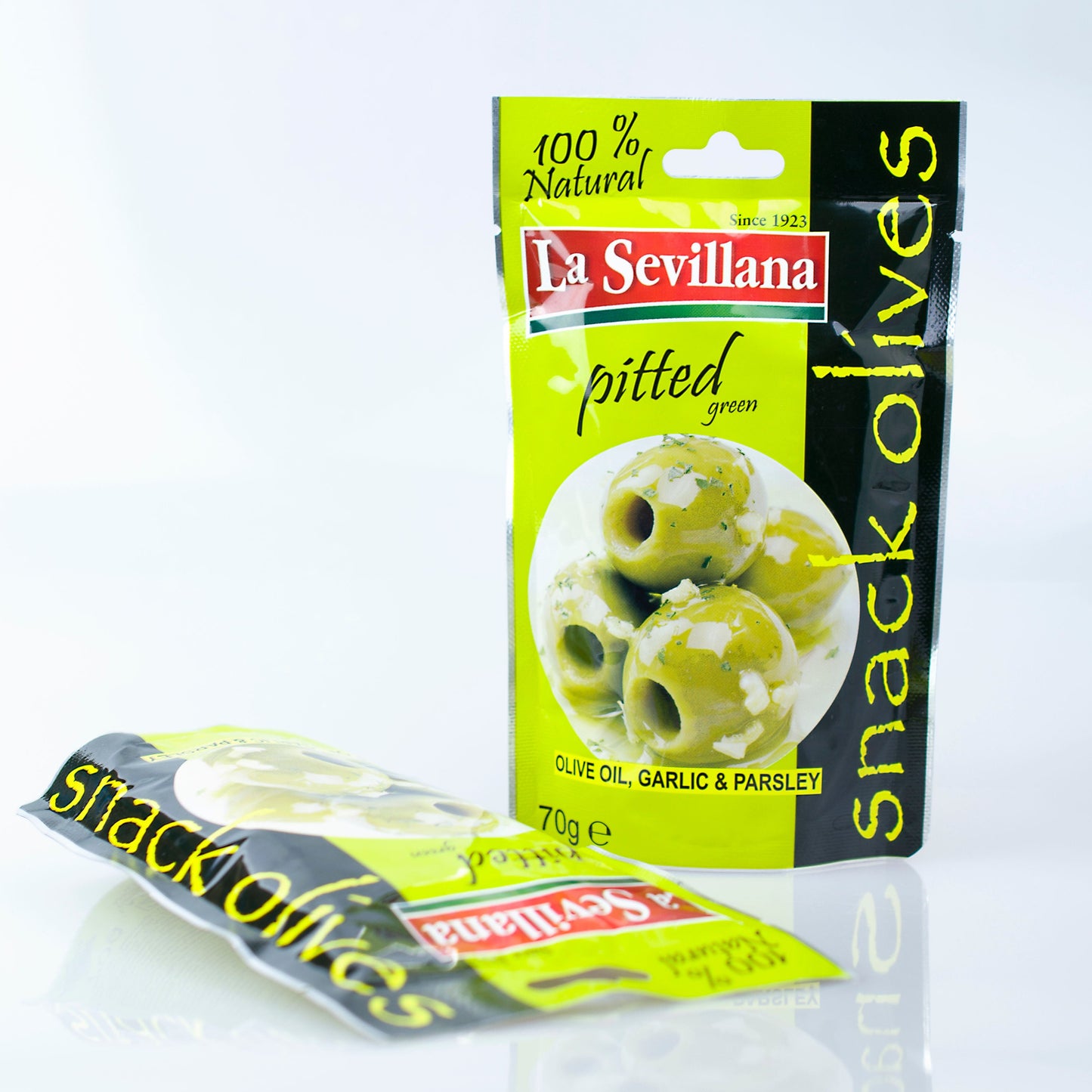 La Sevillana Green Ollives with olive oil, garlic & parsley pitted 70 g